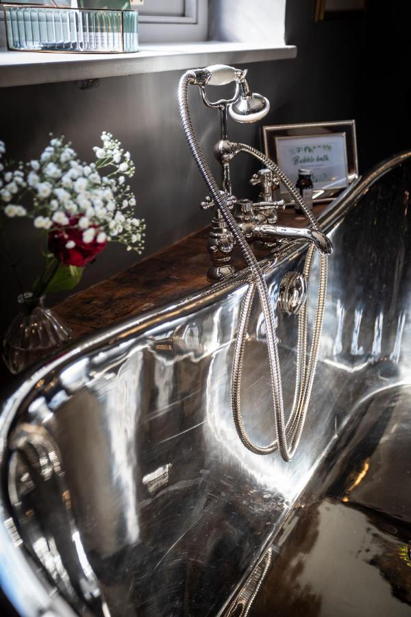 The Barth Room At Cheshire Boutique Barns 낸트위치 외부 사진
